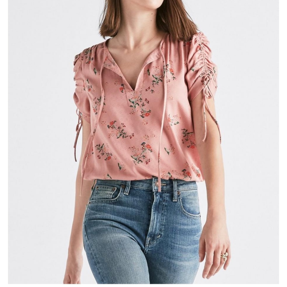 Lucky cinched sleeve top
